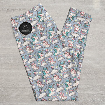 Extra Soft printed leggings with 4-way stretch fabric, so you can move with absolute comfort and ease.
