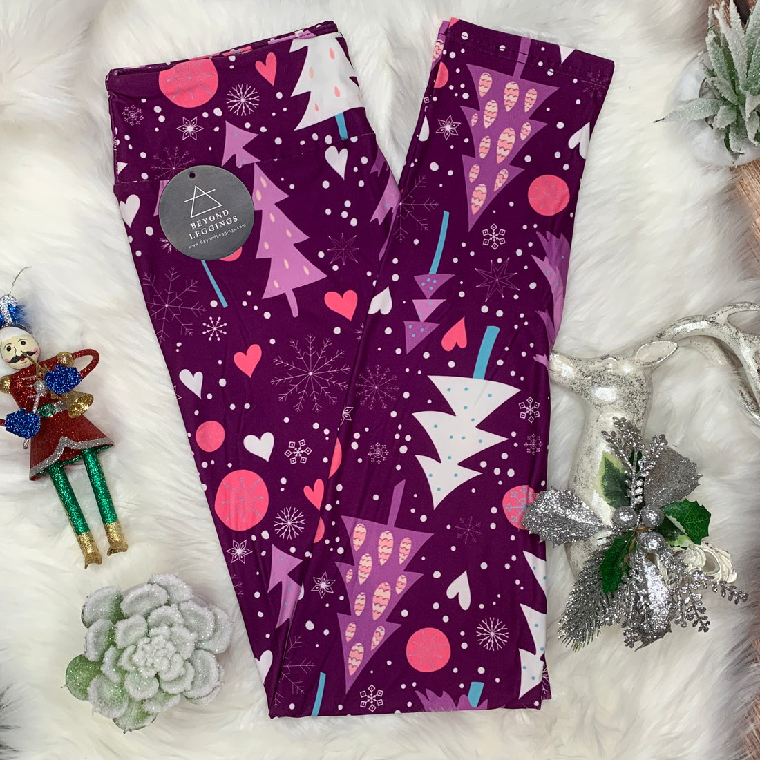 Extra Soft printed leggings with 4-way stretch fabric, so you can move with absolute comfort and ease.