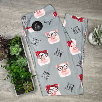 Extra Soft printed leggings with 4-way stretch fabric, so you can move with absolute comfort and ease.