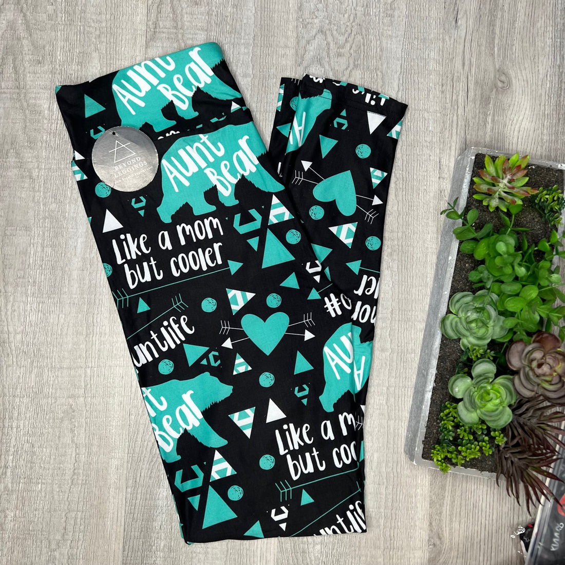 Extra Soft printed leggings with 4-way stretch fabric, so you can move with absolute comfort and ease.