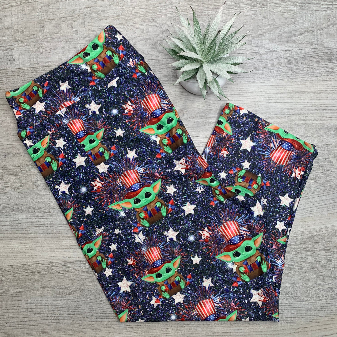 Fourth Of July Groku Print Capri Leggings w/ Pockets