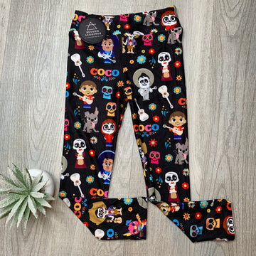 Extra Soft printed leggings with 4-way stretch fabric, so you can move with absolute comfort and ease.