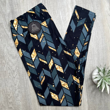 Extra Soft printed leggings with 4-way stretch fabric, so you can move with absolute comfort and ease.