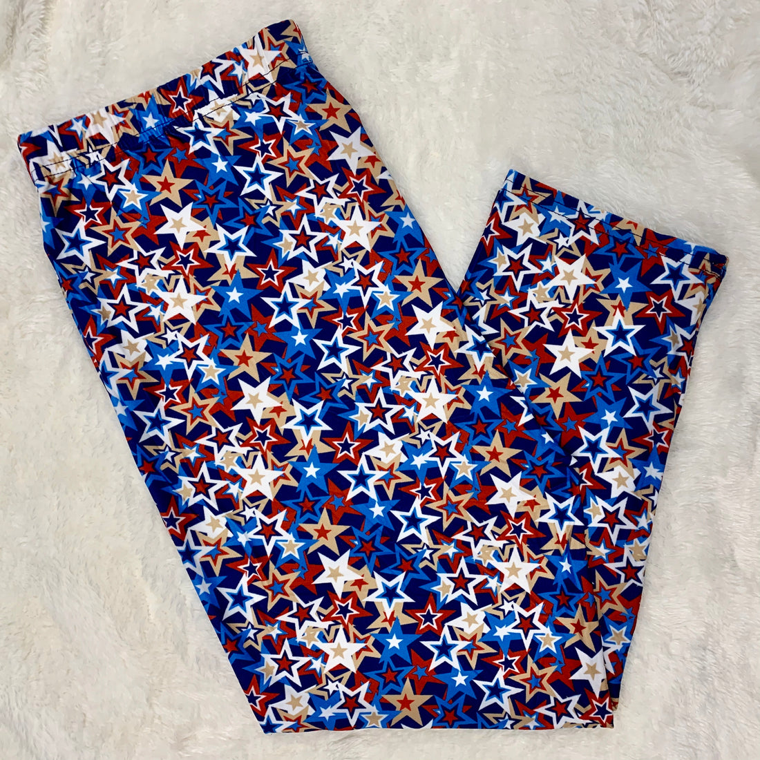 Extra Soft printed leggings with 4-way stretch fabric, so you can move with absolute comfort and ease.