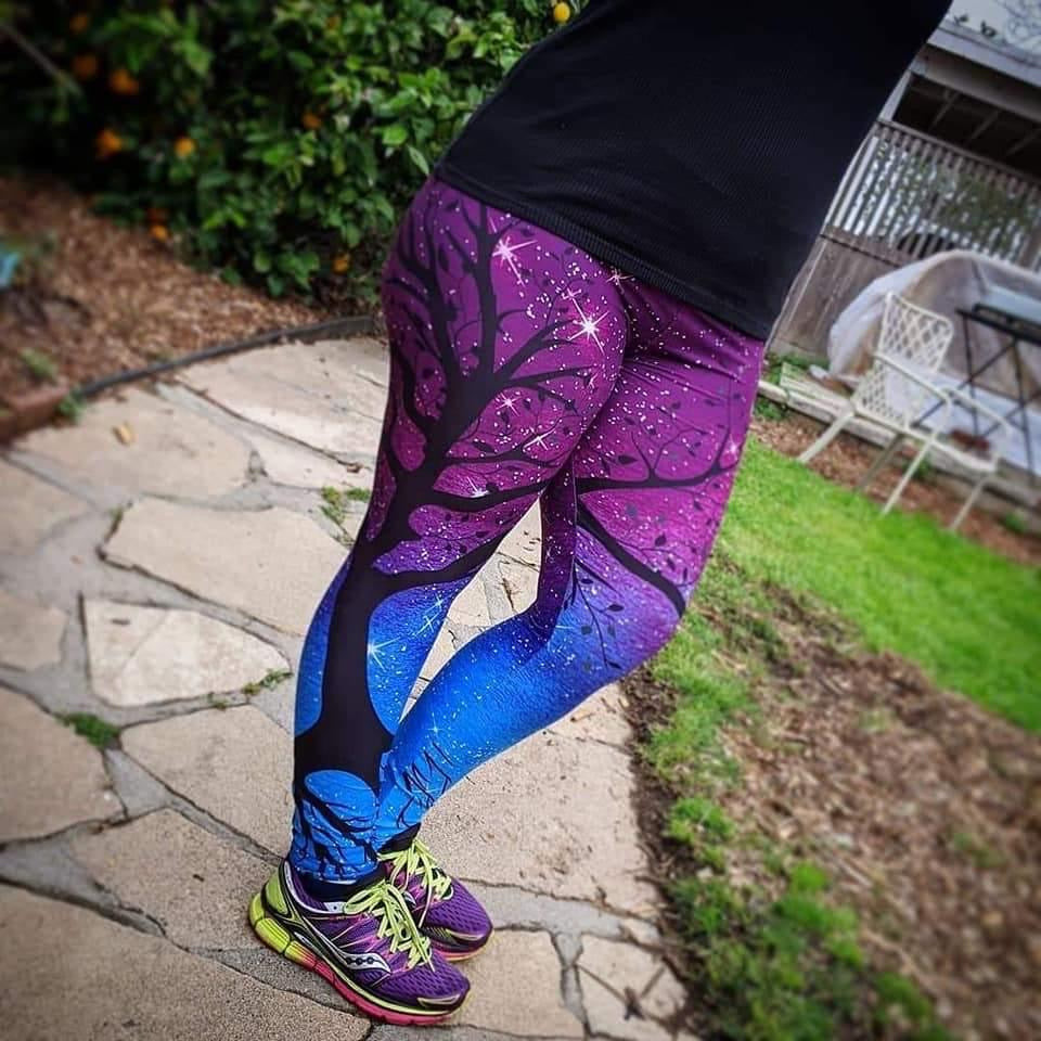 Extra Soft printed leggings with 4-way stretch fabric, so you can move with absolute comfort and ease.