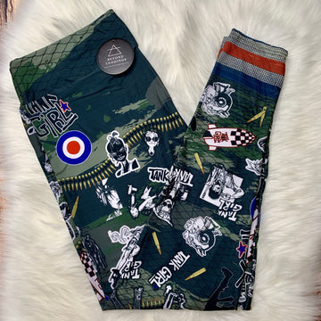 Extra Soft printed leggings with 4-way stretch fabric, so you can move with absolute comfort and ease.