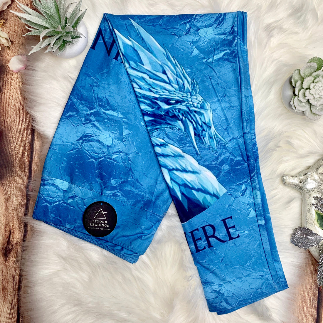 Extra Soft printed leggings with 4-way stretch fabric, so you can move with absolute comfort and ease.