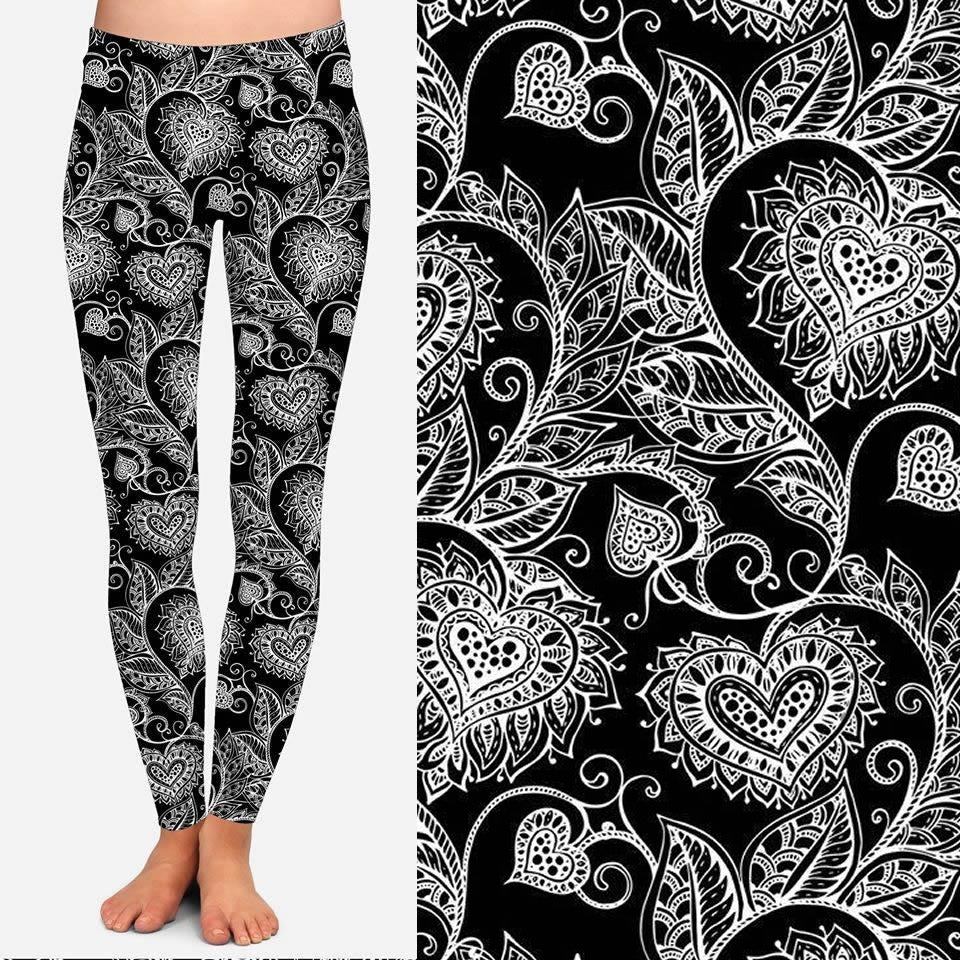 Extra Soft printed leggings with 4-way stretch fabric, so you can move with absolute comfort and ease.