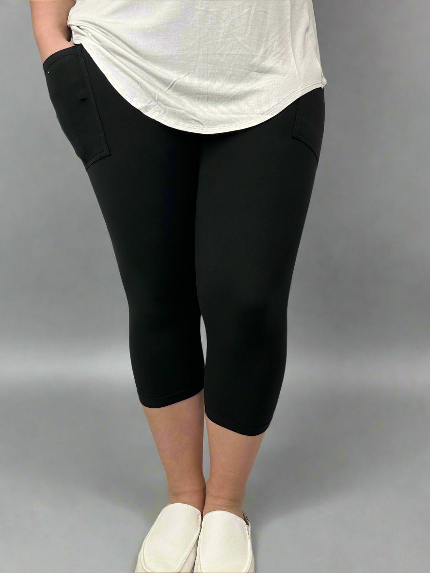 Black Capri w/ Pockets