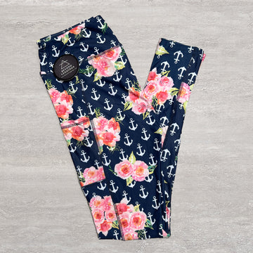 Extra Soft printed leggings with 4-way stretch fabric, so you can move with absolute comfort and ease.