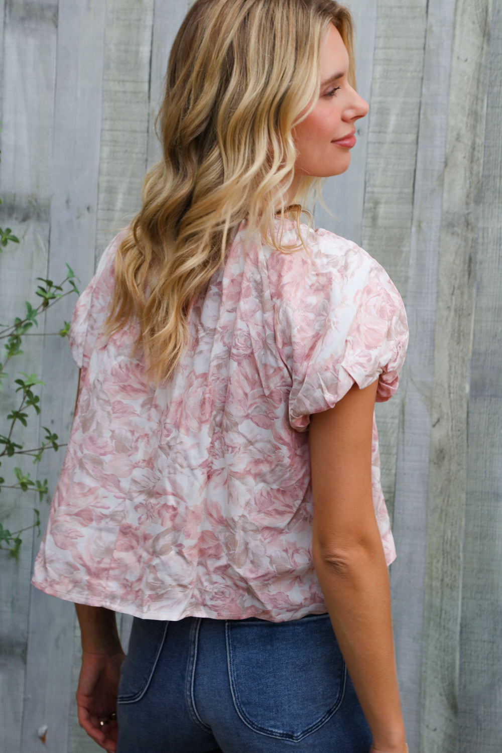 Feeling Femme' Blush Scoop Neck Floral Top w/Bow