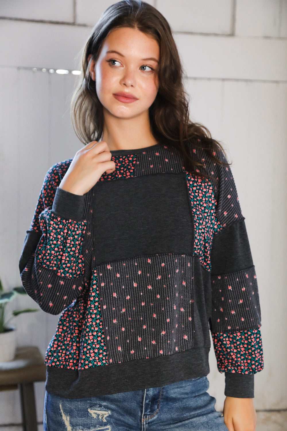 Lazy Daisies Charcoal Pullover