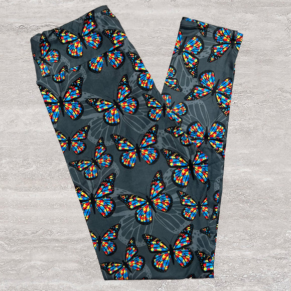 Extra Soft printed leggings with 4-way stretch fabric, so you can move with absolute comfort and ease.