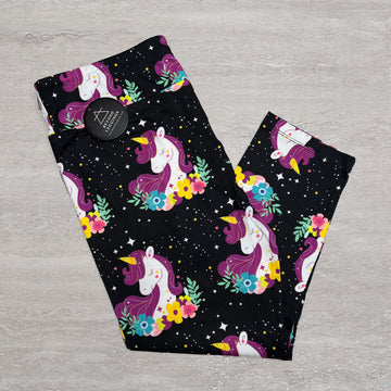 Extra Soft printed leggings with 4-way stretch fabric, so you can move with absolute comfort and ease.