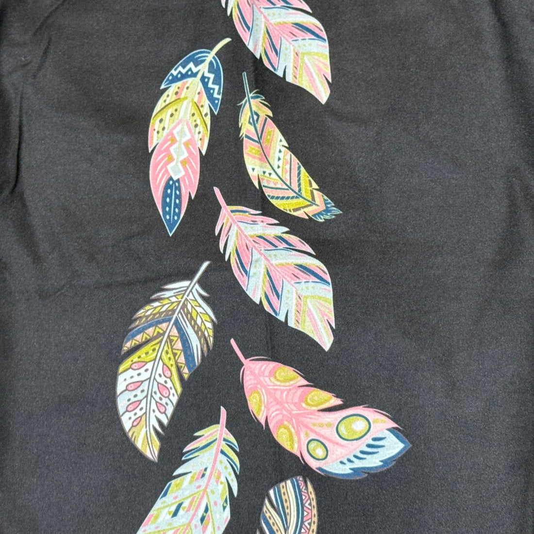 Extra Soft printed leggings with 4-way stretch fabric, so you can move with absolute comfort and ease.