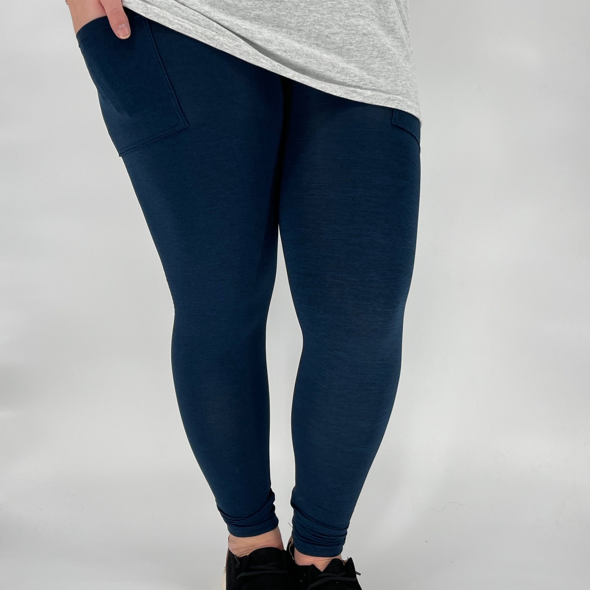 Navy Fleece Leggings w/ Pockets