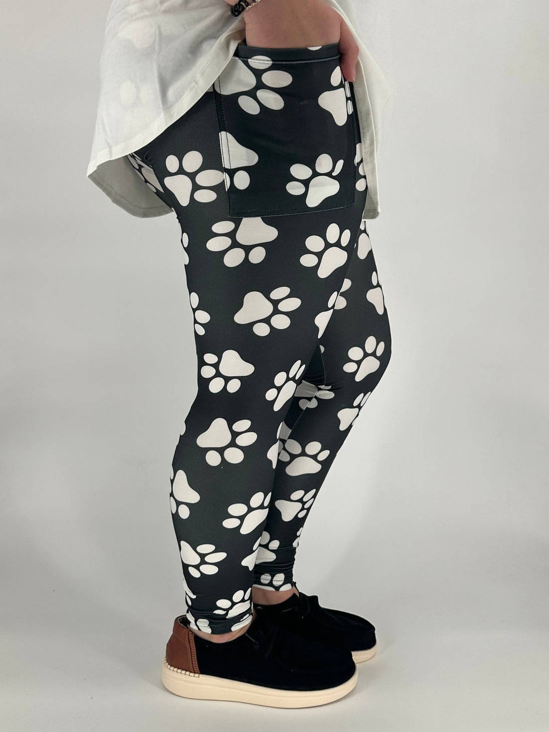 Black Paw Leggings w/ Pockets