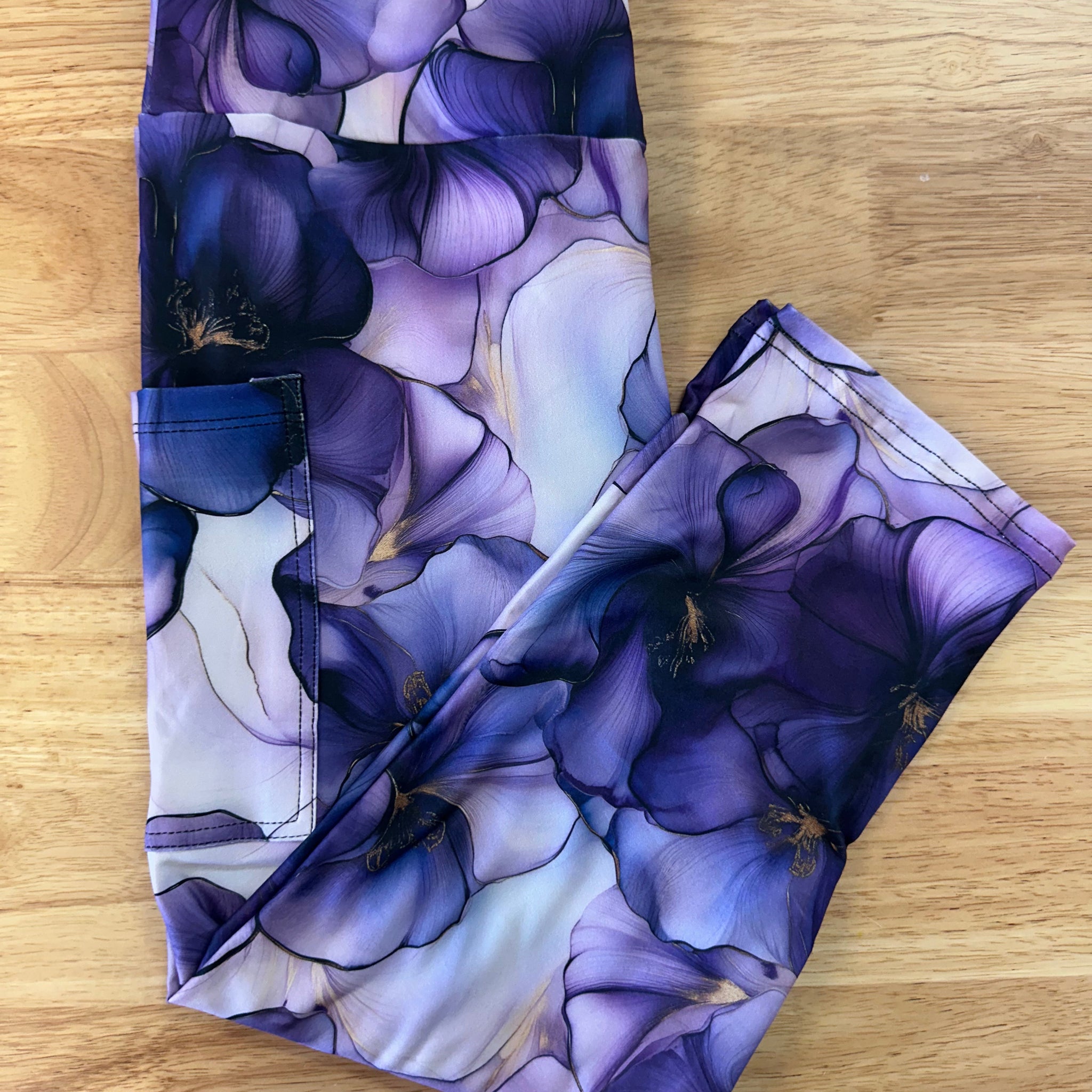 Purple Watercolor Pansy Capri w/ Pockets