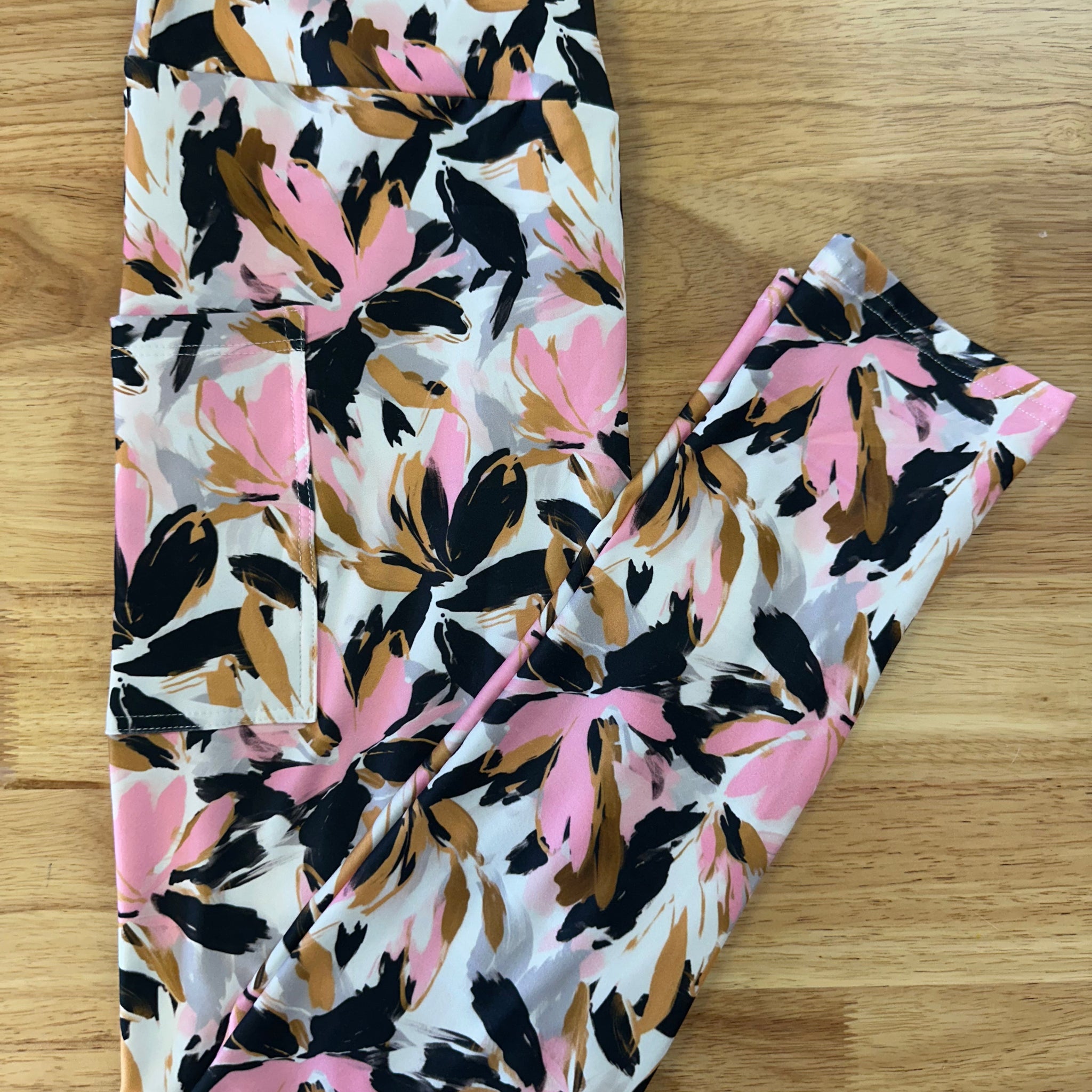 Spring Abstract Leggings w/ Pockets