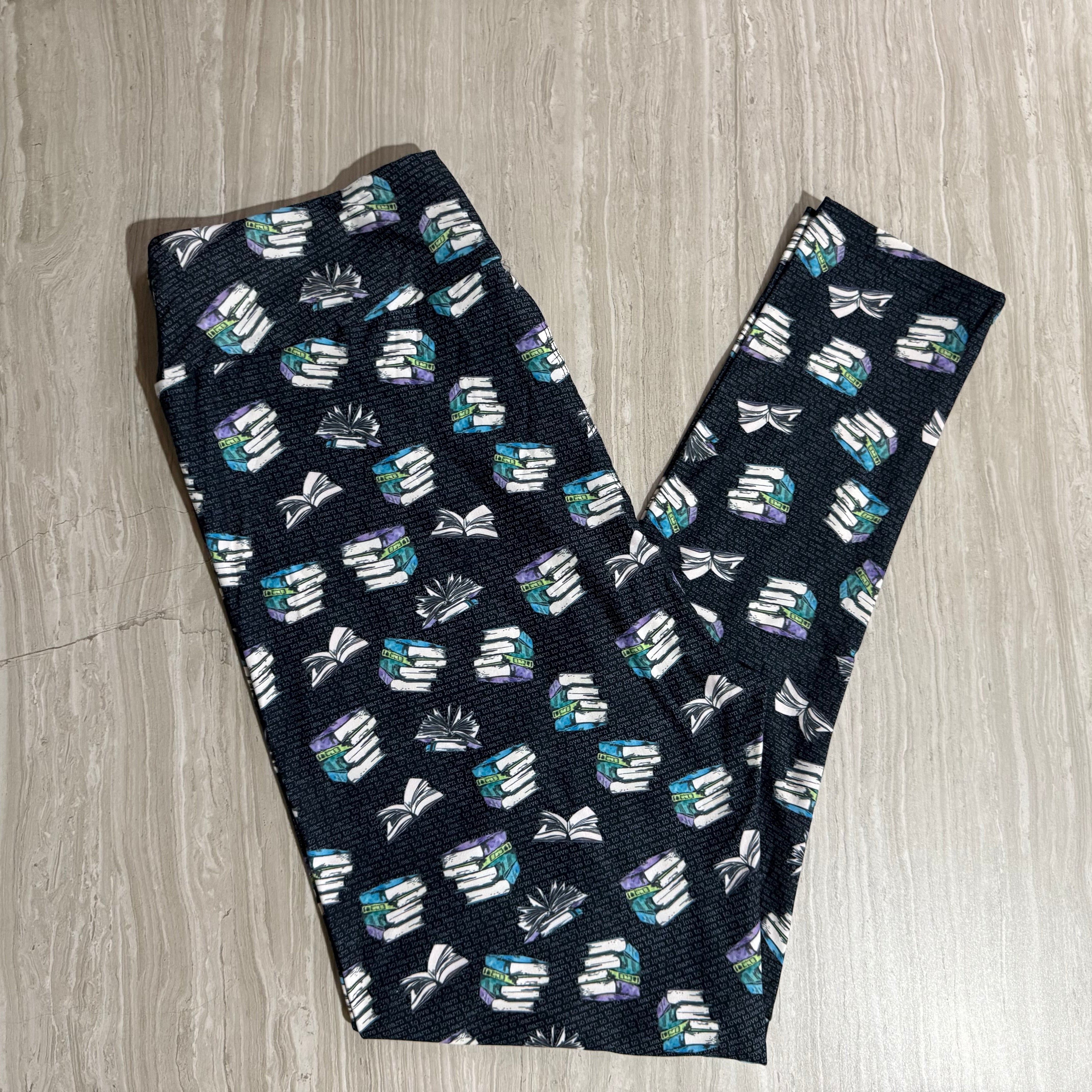 Love To Learn Book Print High Waisted Leggings
