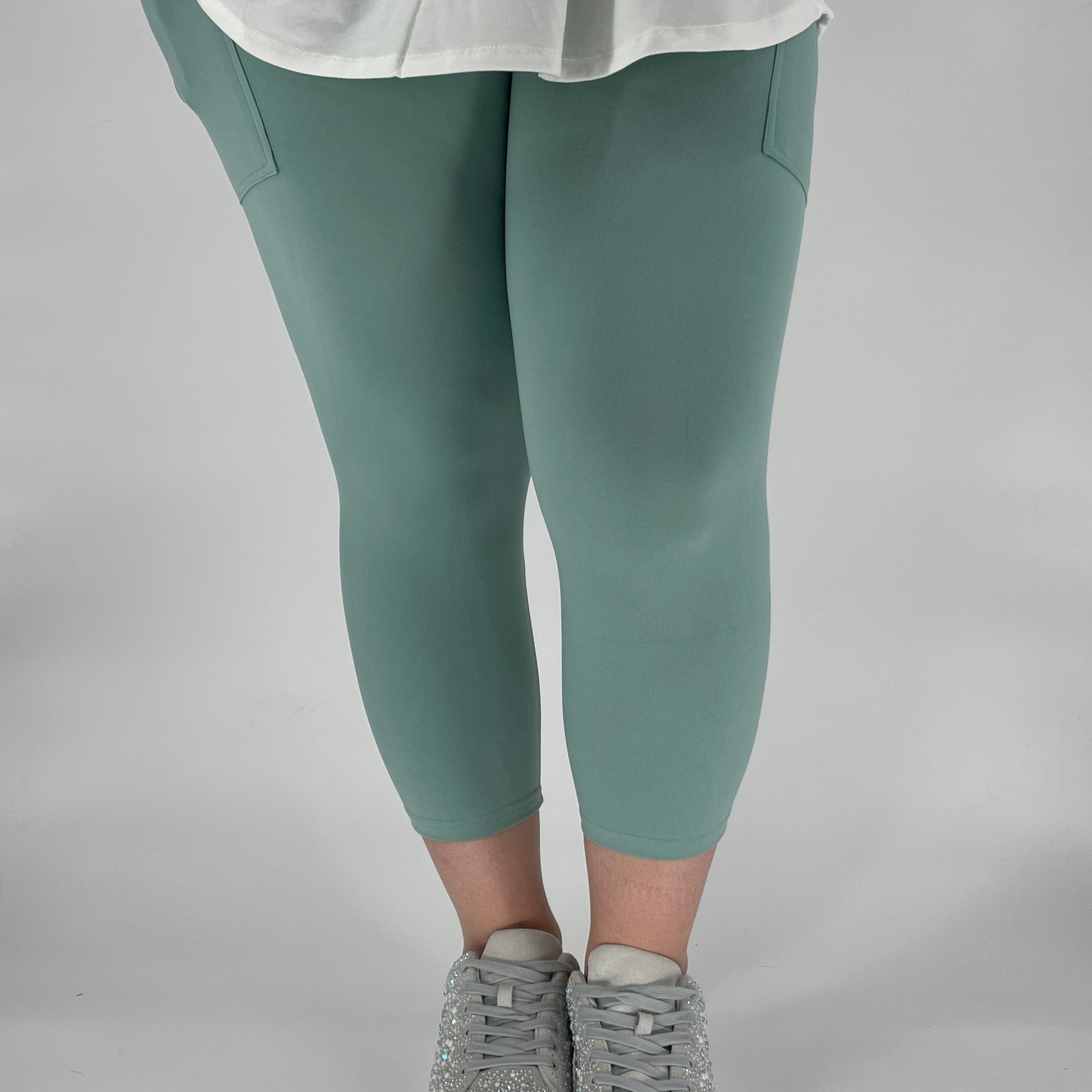 Spring Green Capri w/ Pockets