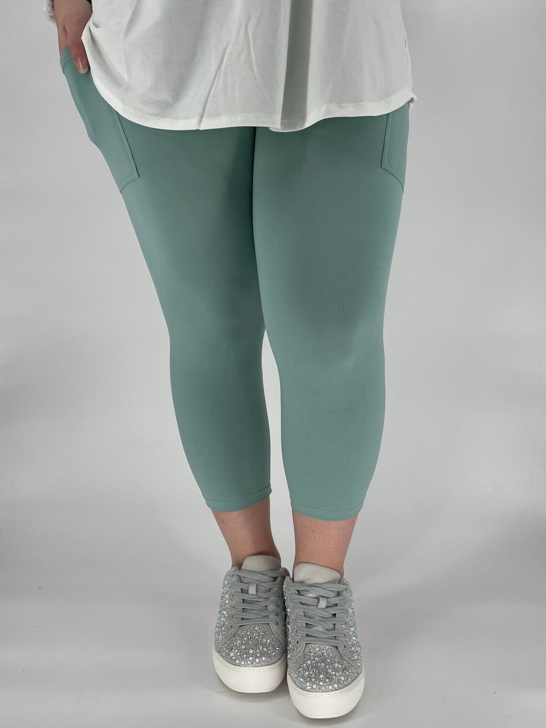 Spring Green Capri w/ Pockets