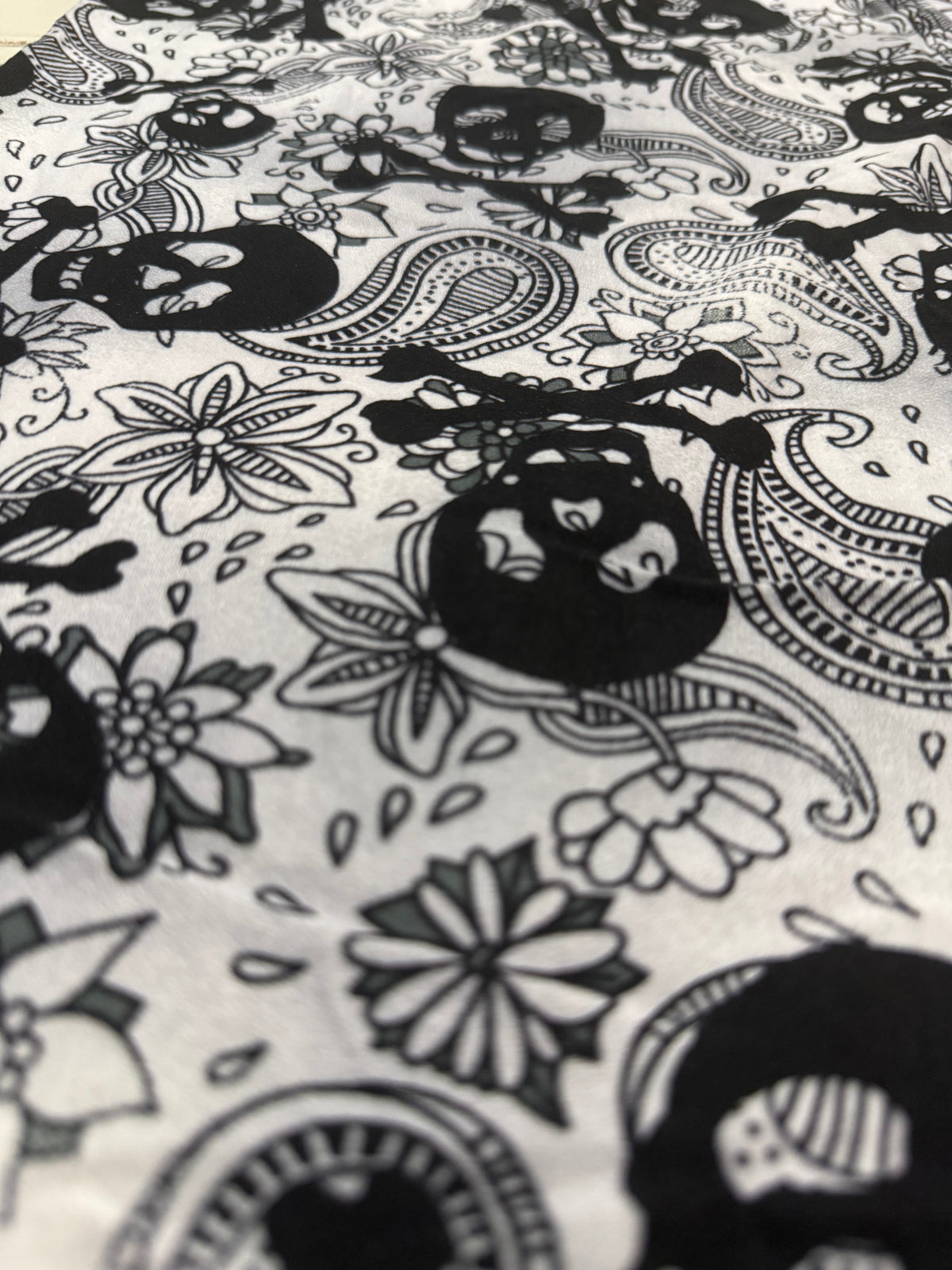 B&W Paisley Skull Crossbones Print Soft Leggings