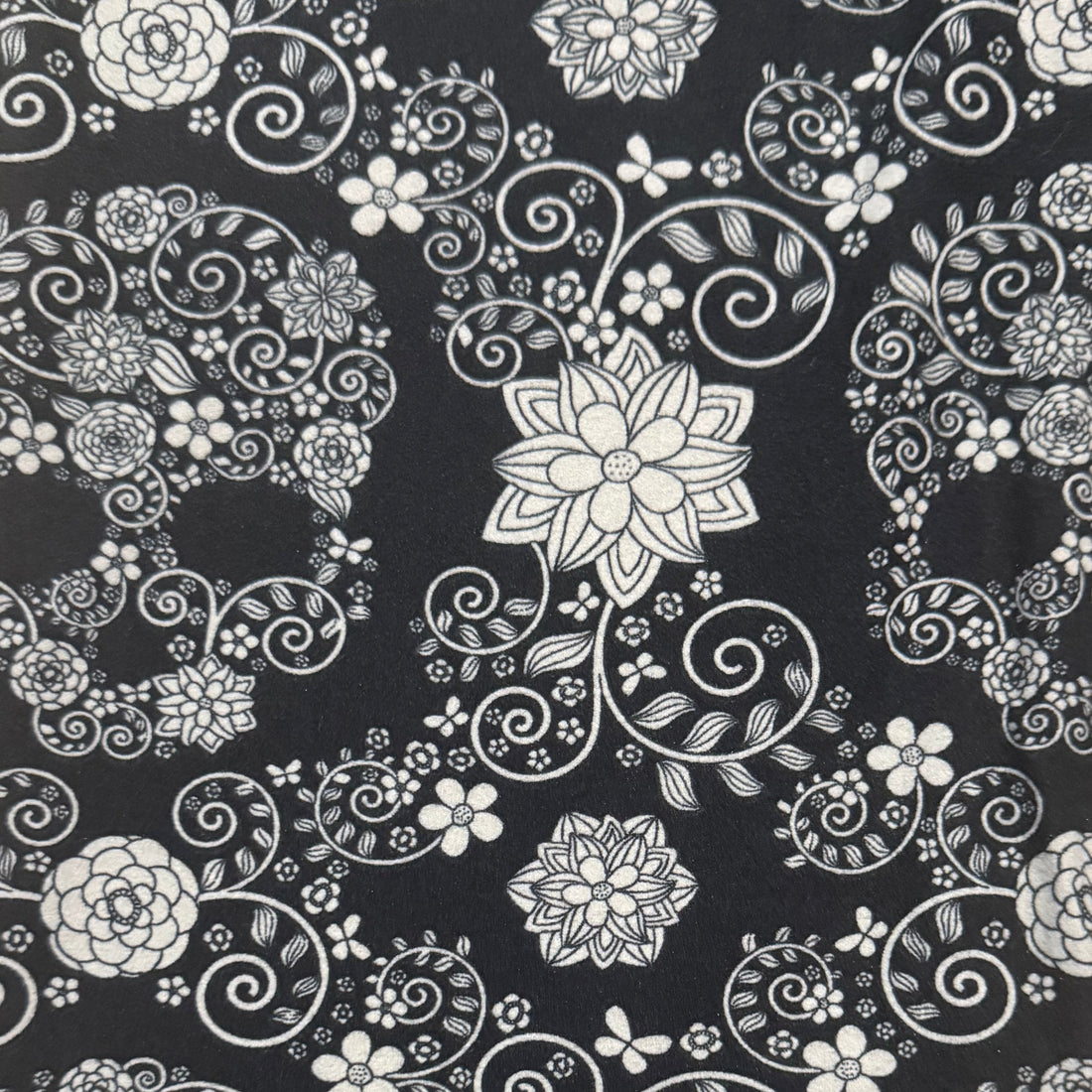 Hidden Floral Skull Print Soft Leggings