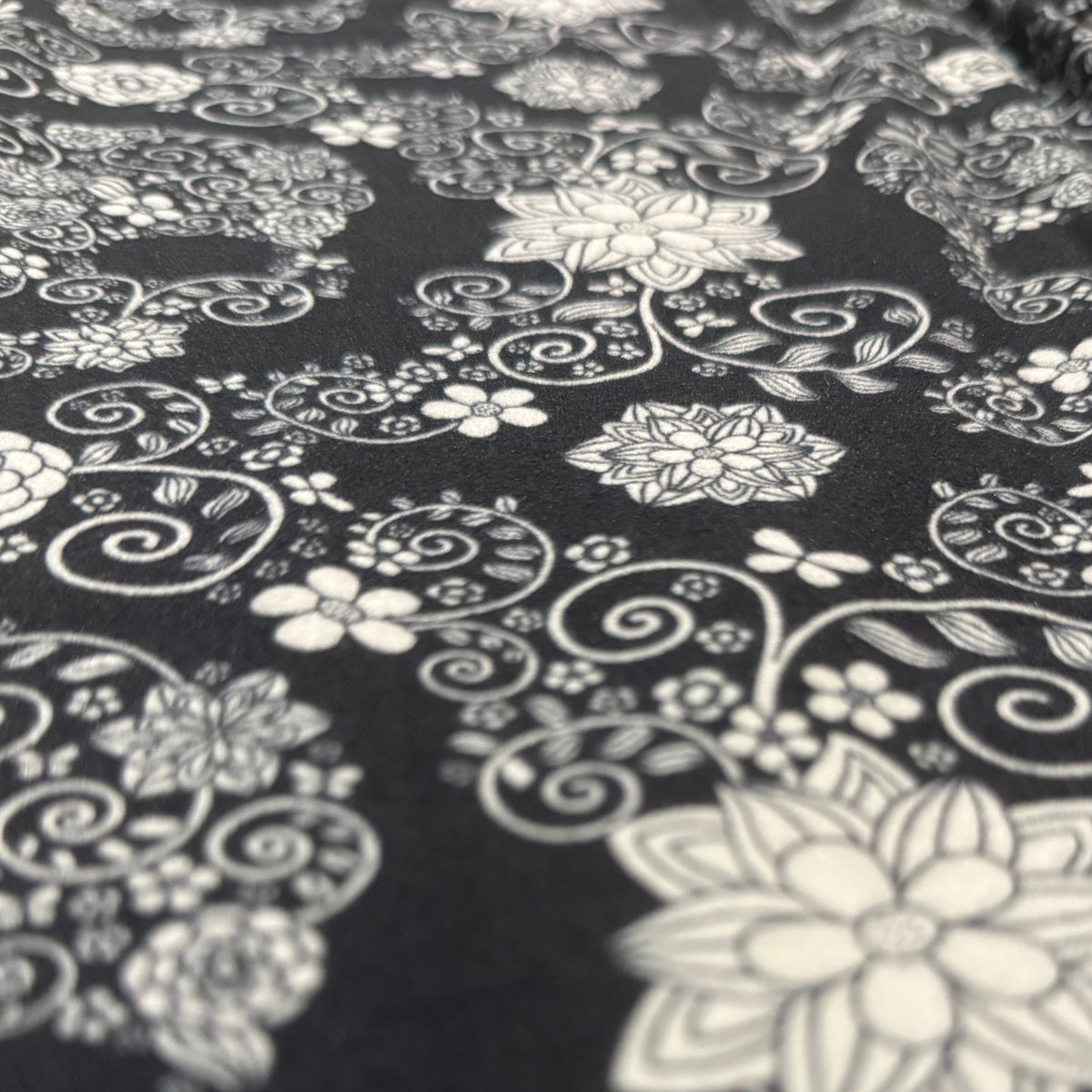 Hidden Floral Skull Print Soft Leggings