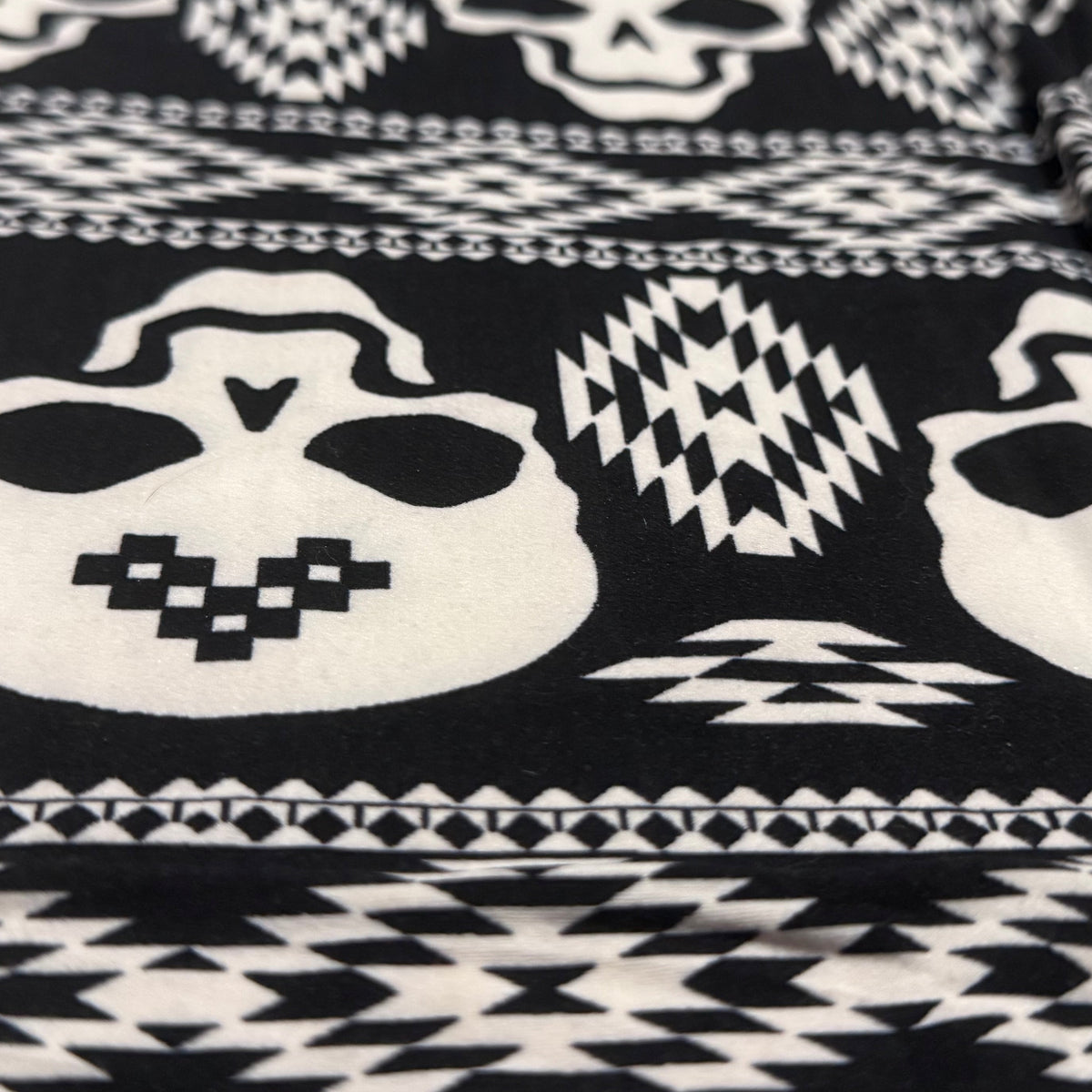 Geometric Tapestry Skull Print Soft Leggings