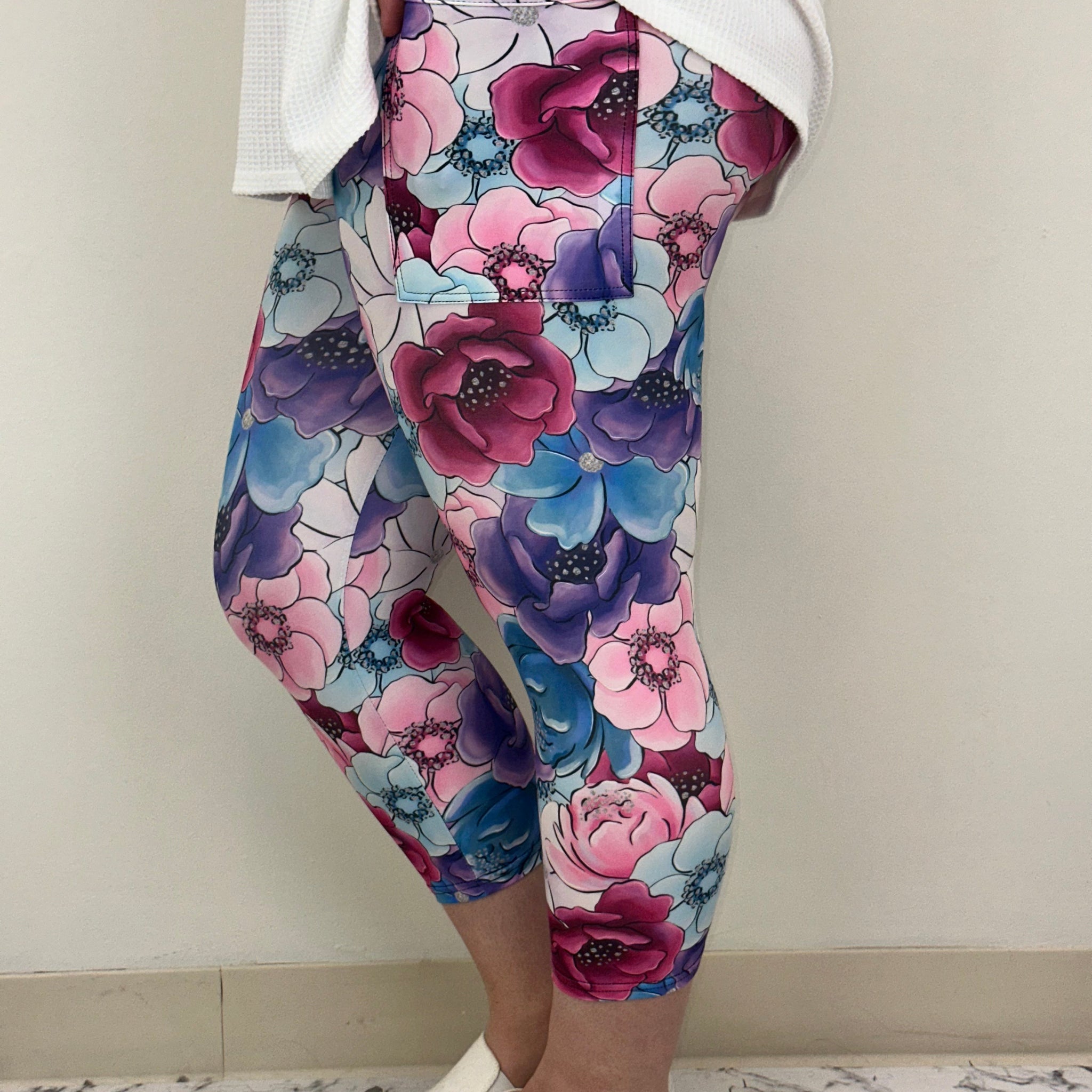 Magical Floral Capri w/ Pockets