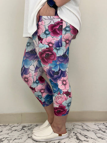 Magical Floral Capri w/ Pockets