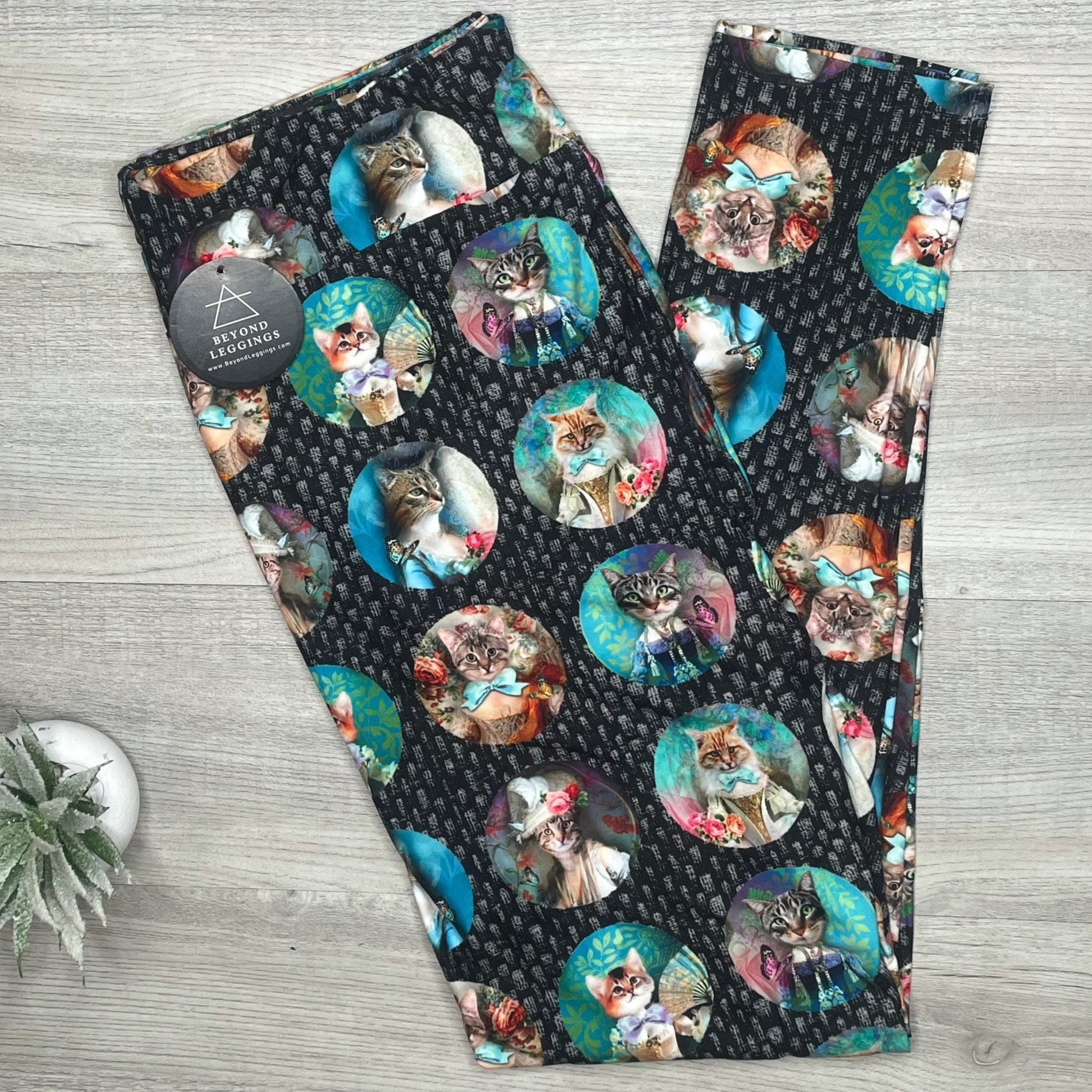 Distinguished Kitty Cat Polka Dot Soft Leggings