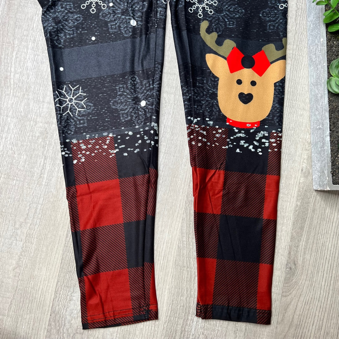 Little Reindeer Peeking Over Red Buffalo Plaid Snowflake Print Soft Leggings