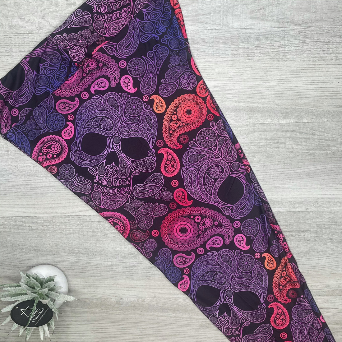 Ombre Purple Magenta Pink Paisley Skull Print Leggings