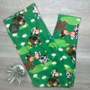 Cows on Green Pasture Print Leggings