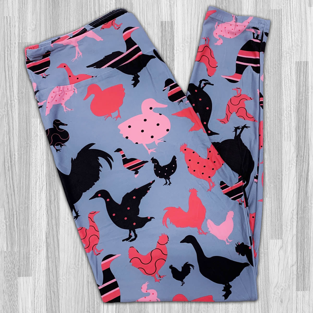 Extra Soft printed leggings with 4-way stretch fabric, so you can move with absolute comfort and ease.