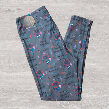 Extra Soft printed leggings with 4-way stretch fabric, so you can move with absolute comfort and ease.