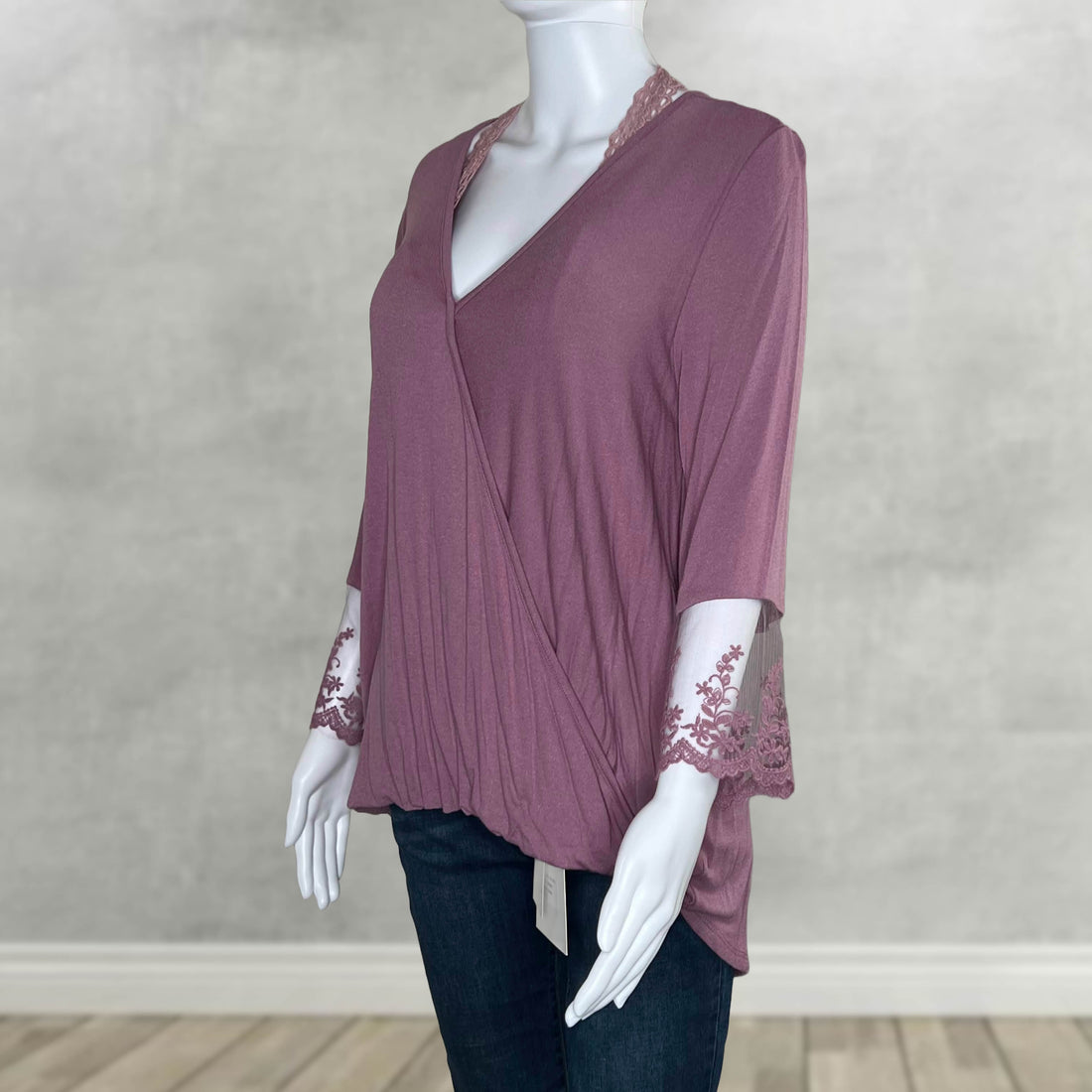 Loose Fit V-neck Top With 3/4 Sleeve and Lace Detail