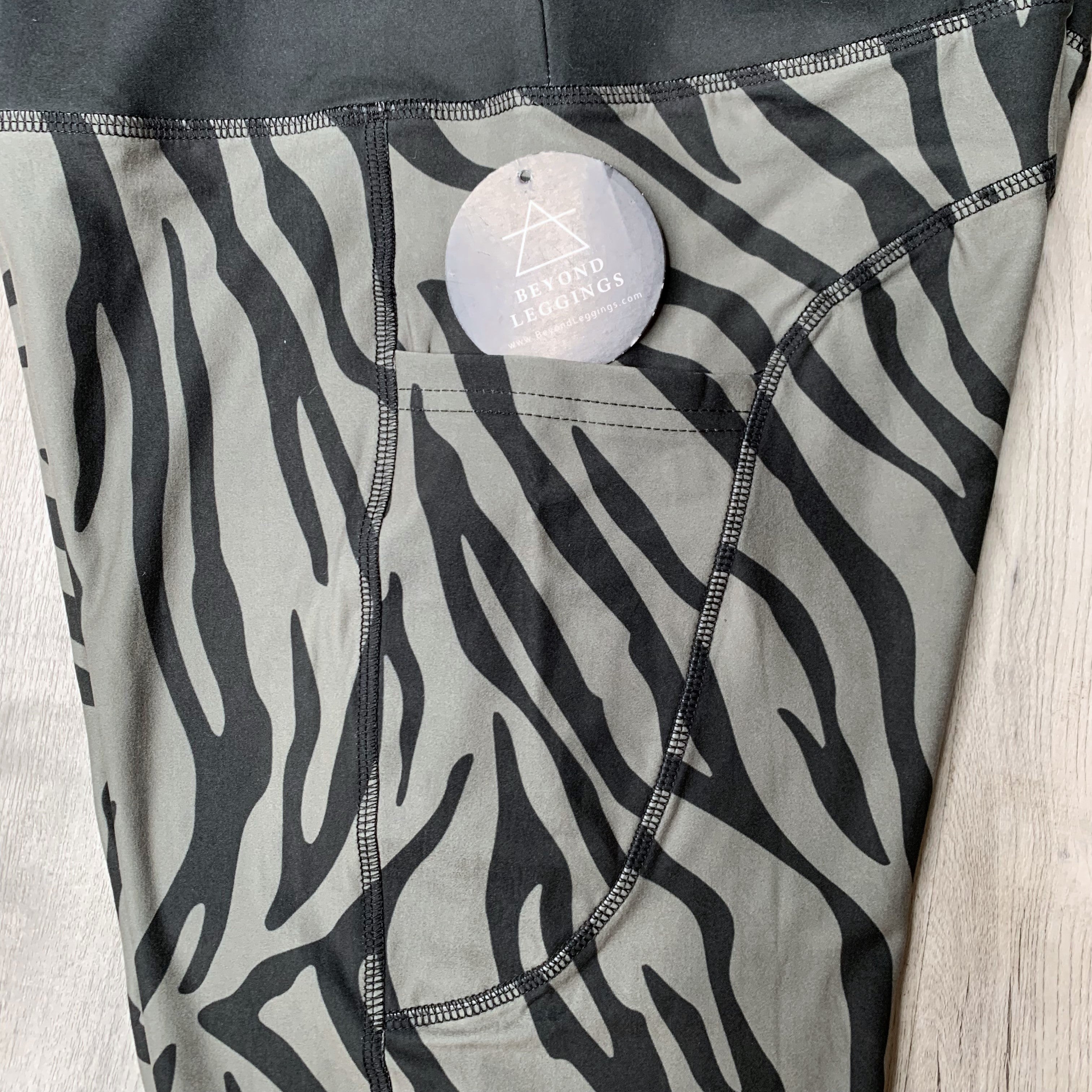 Black & Gray Zebra Print Soft Leggings w/ Double Pockets