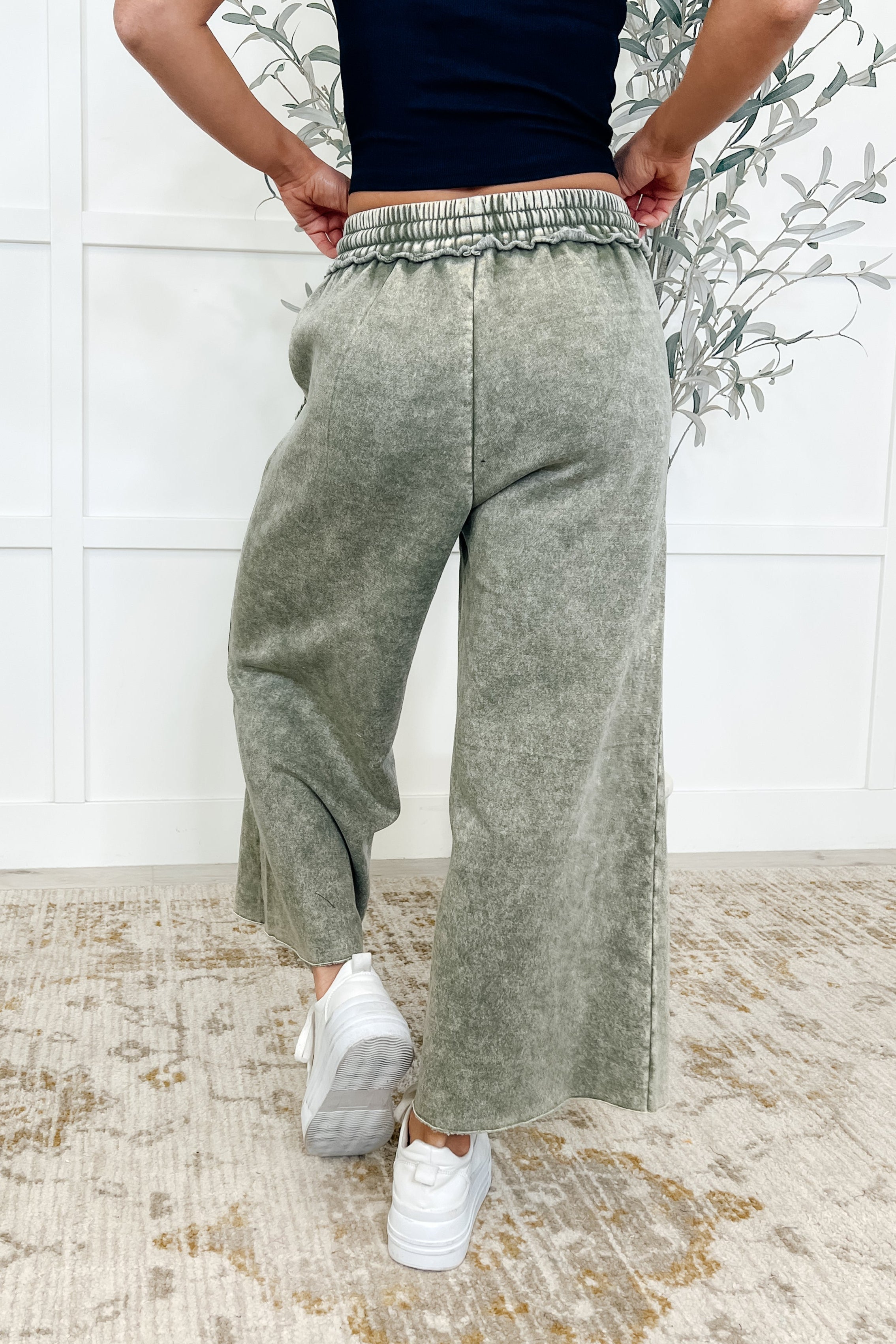 In or Out Wide Leg Cropped Pants Lt Olive