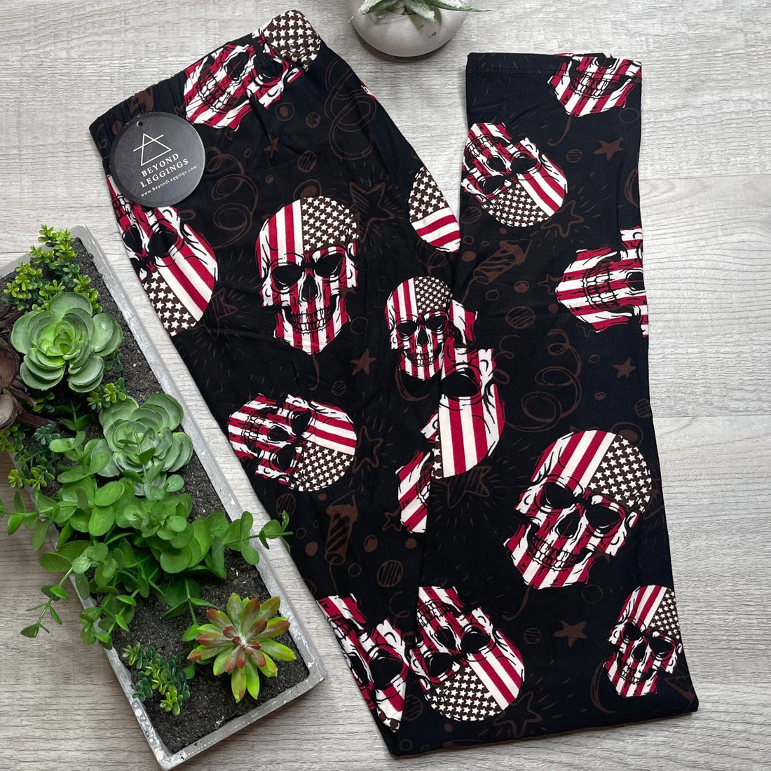 Extra Soft printed leggings with 4-way stretch fabric, so you can move with absolute comfort and ease.