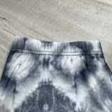 Gray & White Blurred Ikat Tie Dye Print Soft Leggings