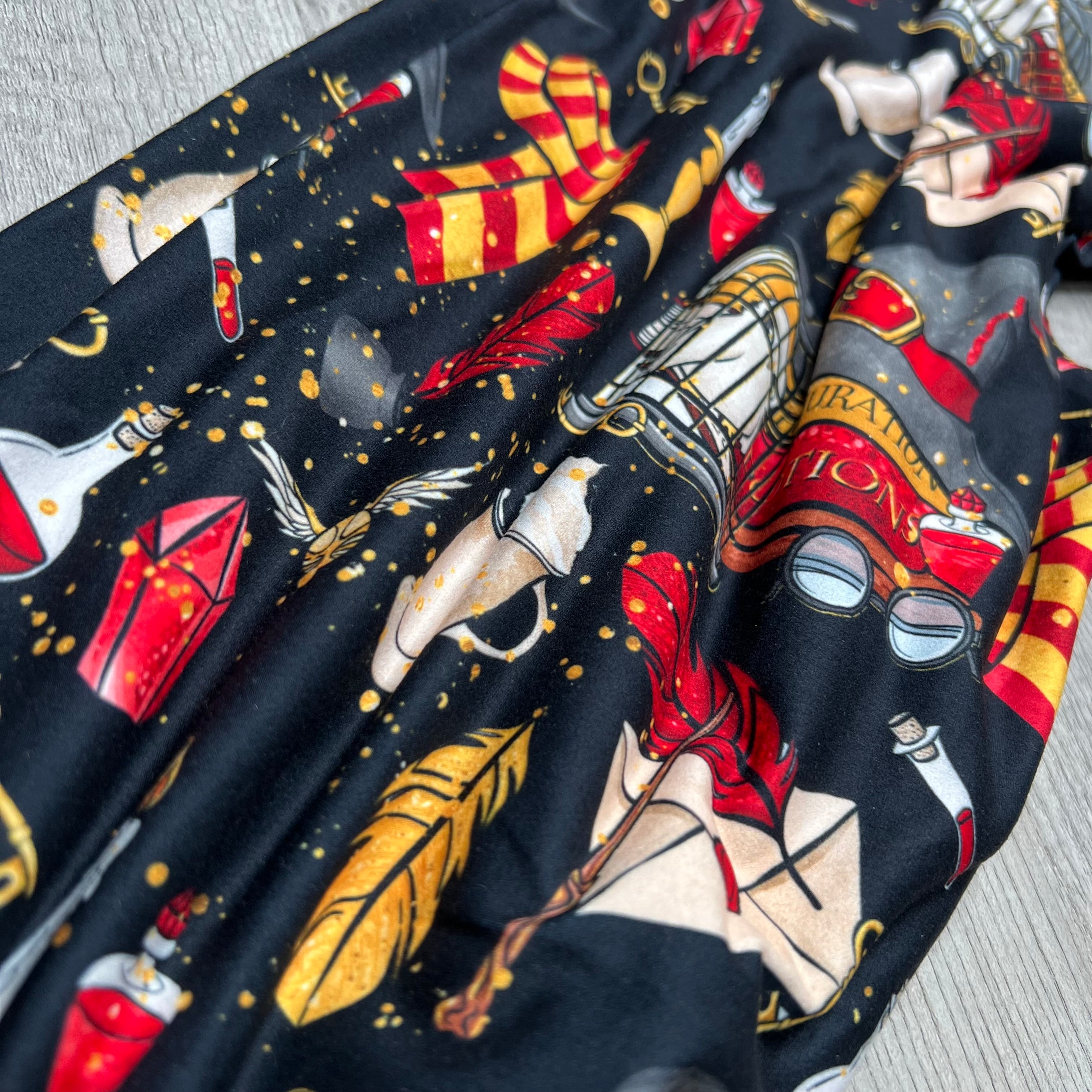 Red Wizard House Print Black Soft Leggings