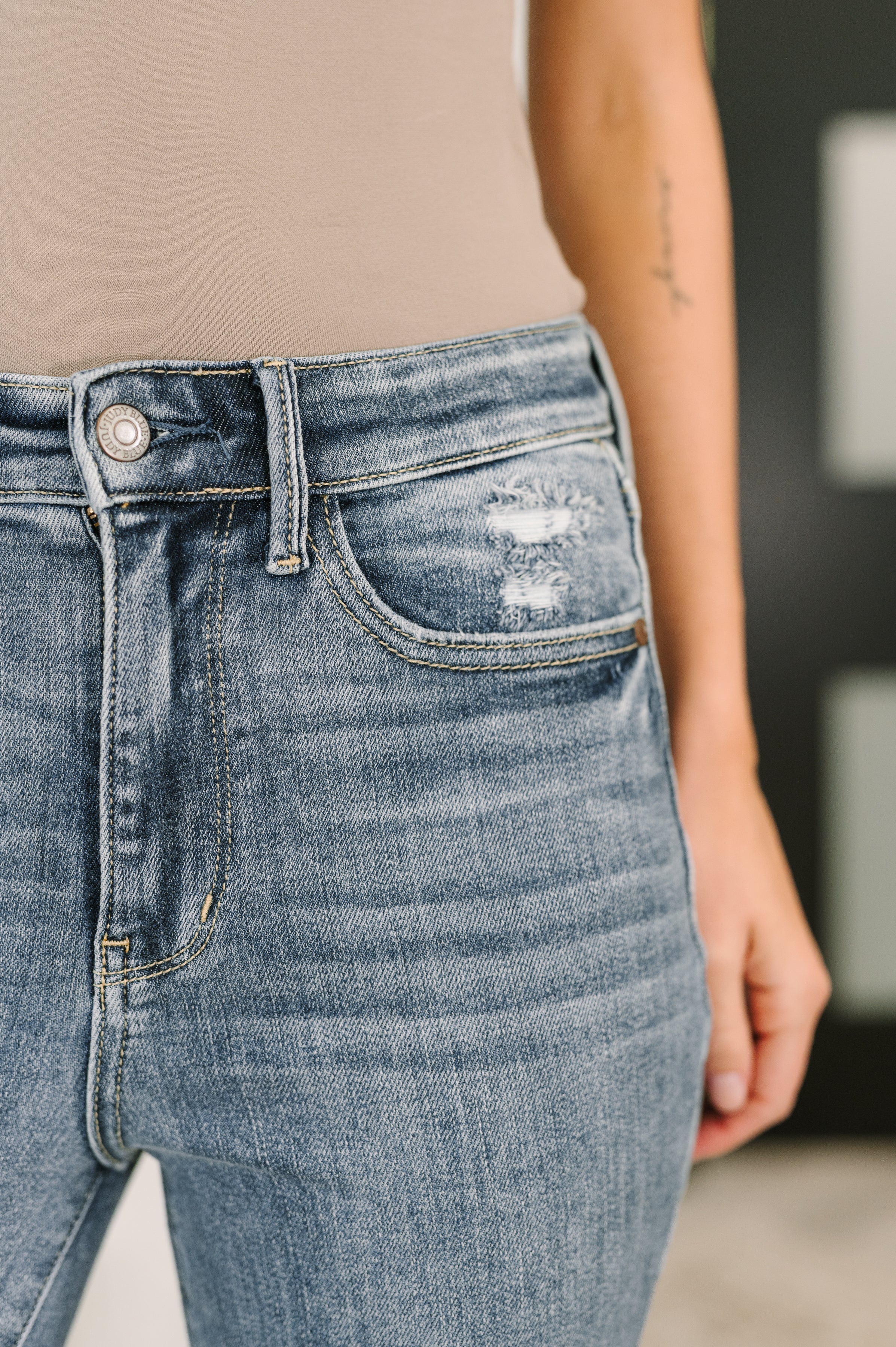 Robin High Waist Bootcut with Fray Hem