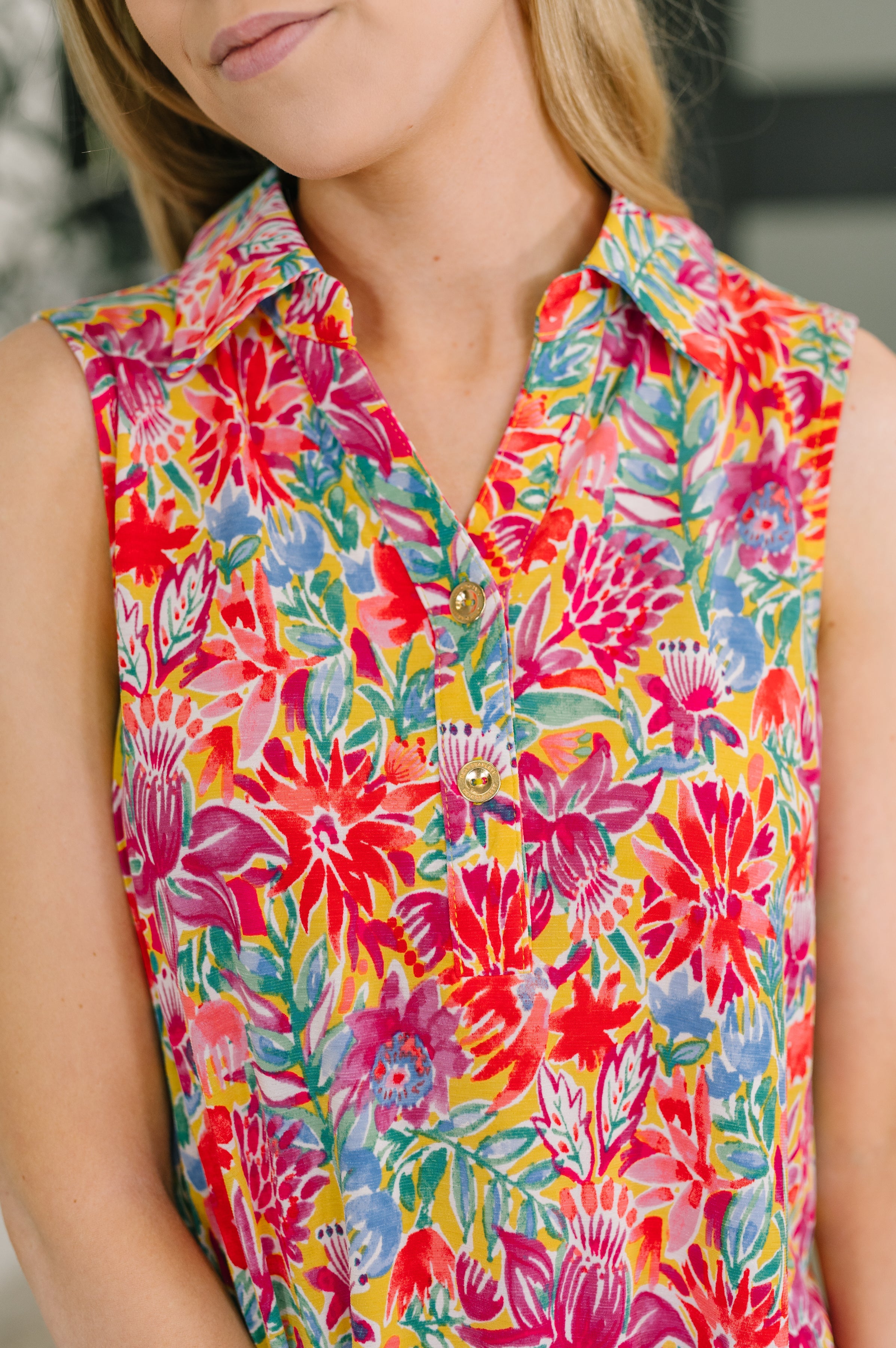 Sea Spray Collared Sleeveless Top in Island Bloom
