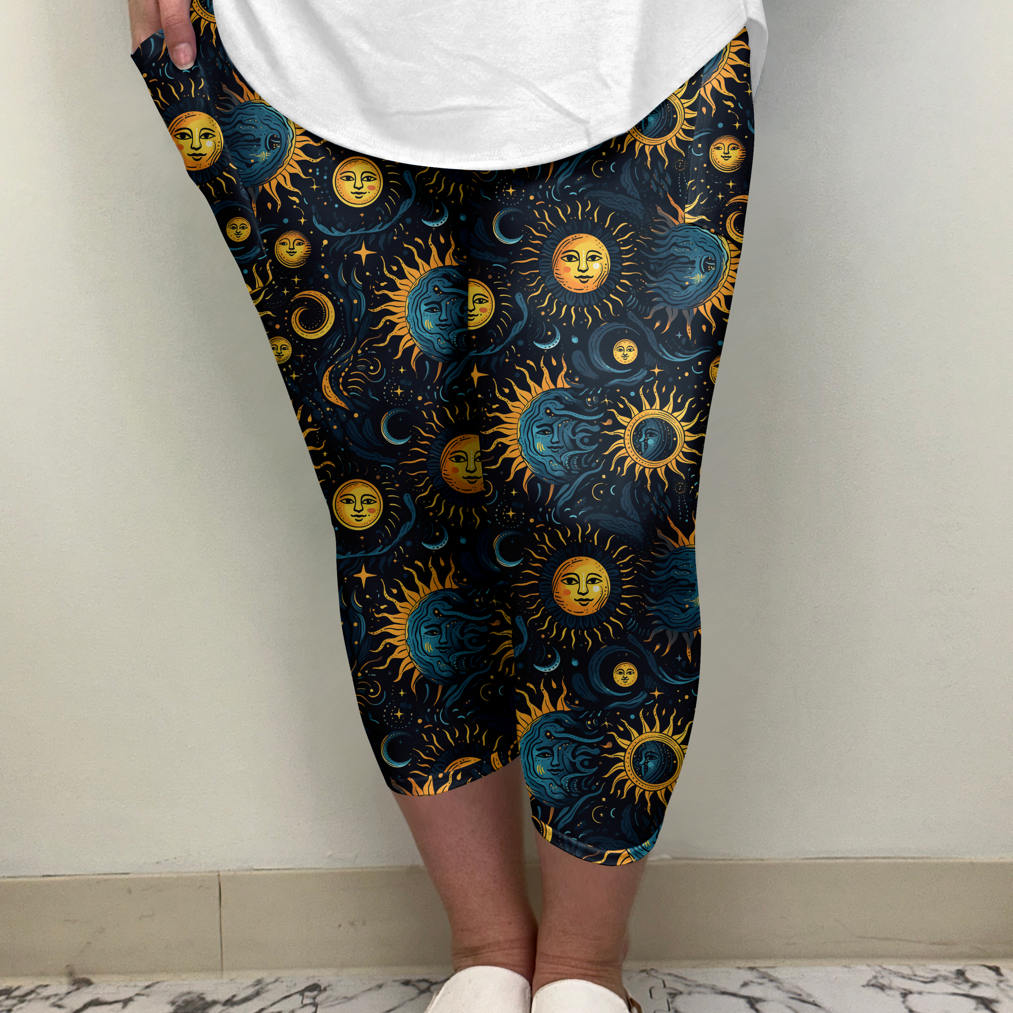 Dreamy Moon Capri w/ Pockets