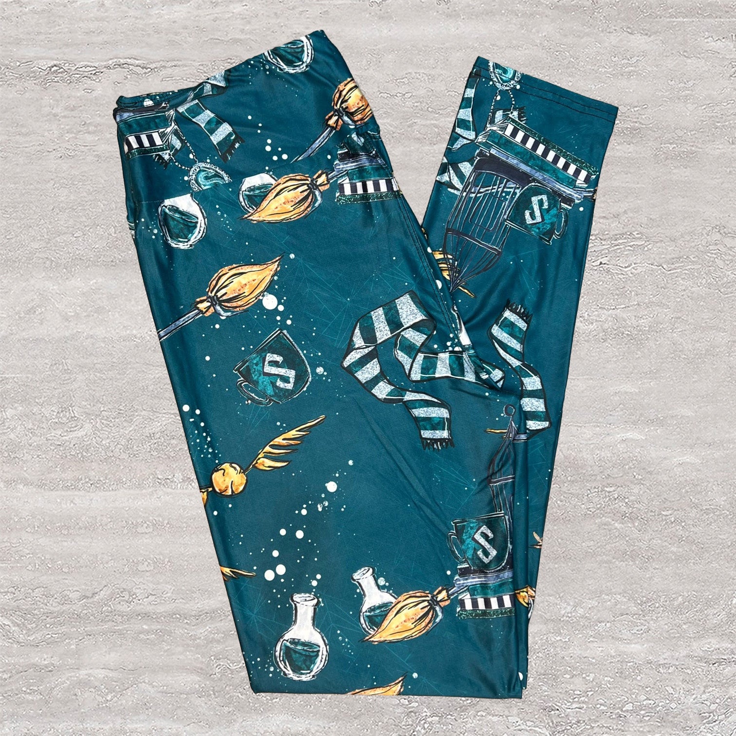 Extra Soft printed leggings with 4-way stretch fabric, so you can move with absolute comfort and ease.