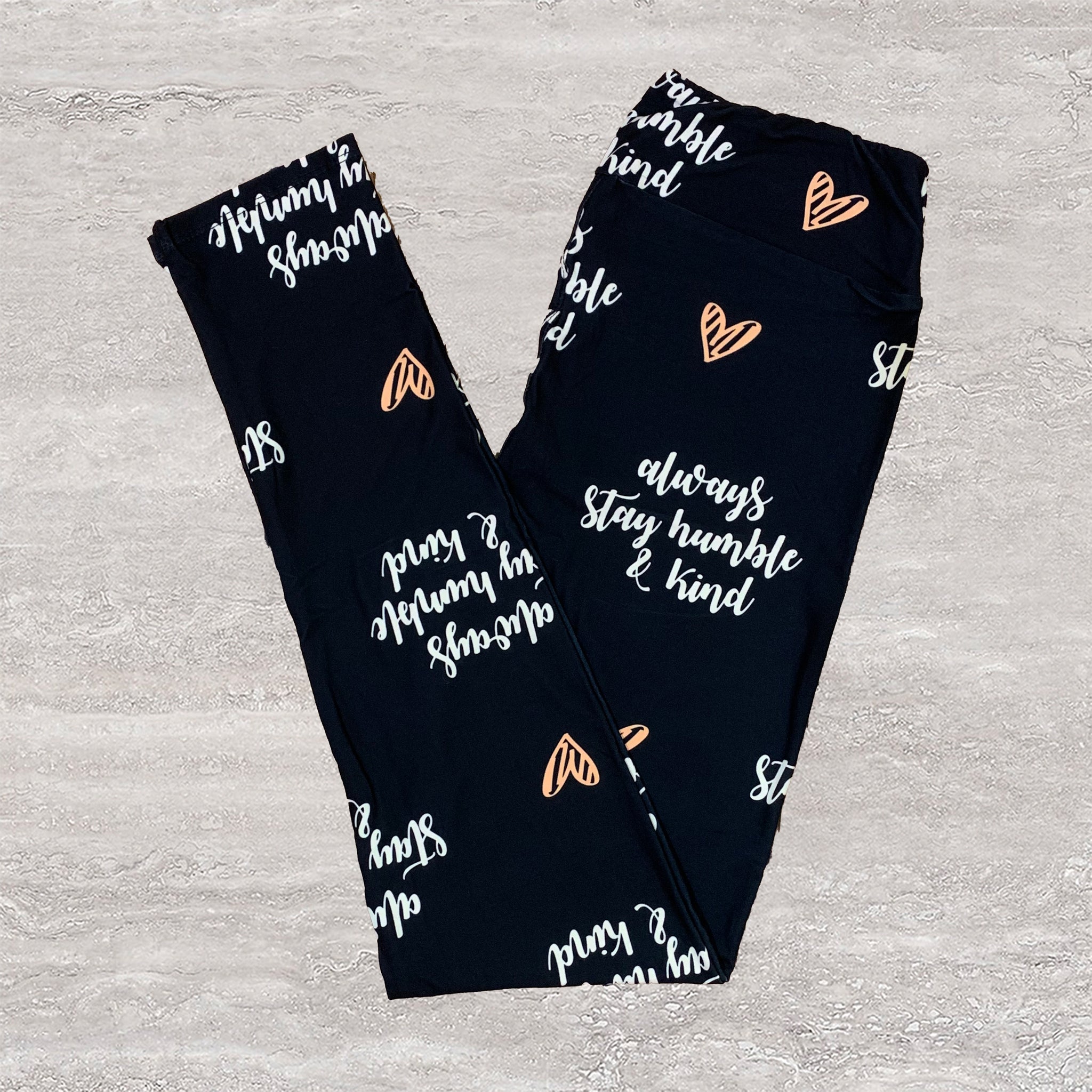 Extra Soft printed leggings with 4-way stretch fabric, so you can move with absolute comfort and ease.