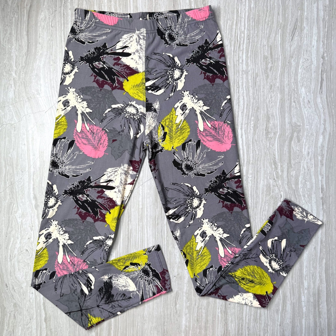 Leaf & Floral High Contrast Print Gray Leggings